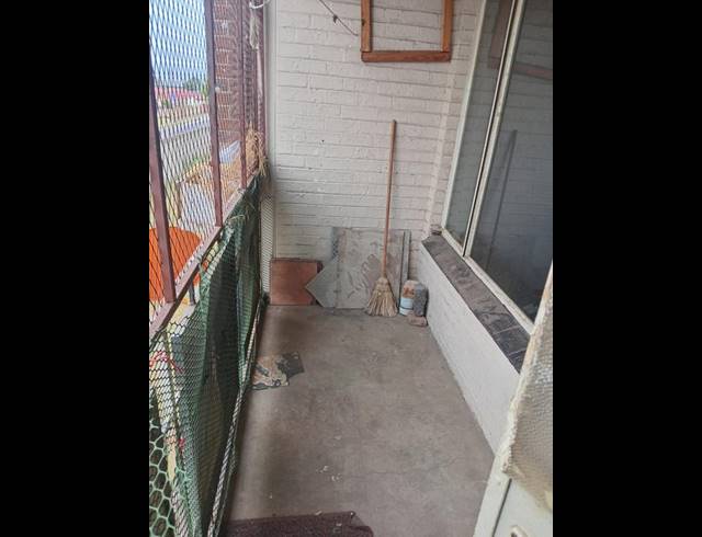 1 BEDROOM APARTMENT FOR SALE IN SOUTH HILLS